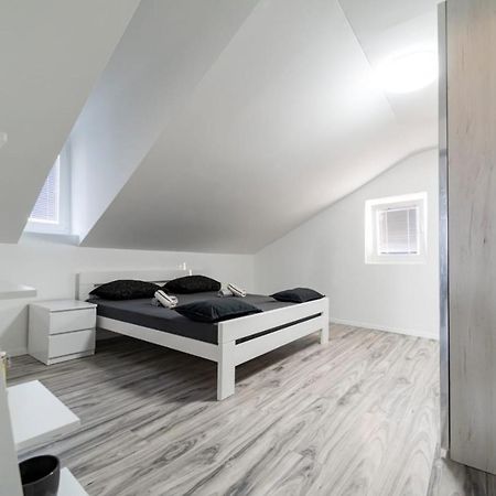 City Center Mayess Aparment Zadar Eksteriør billede