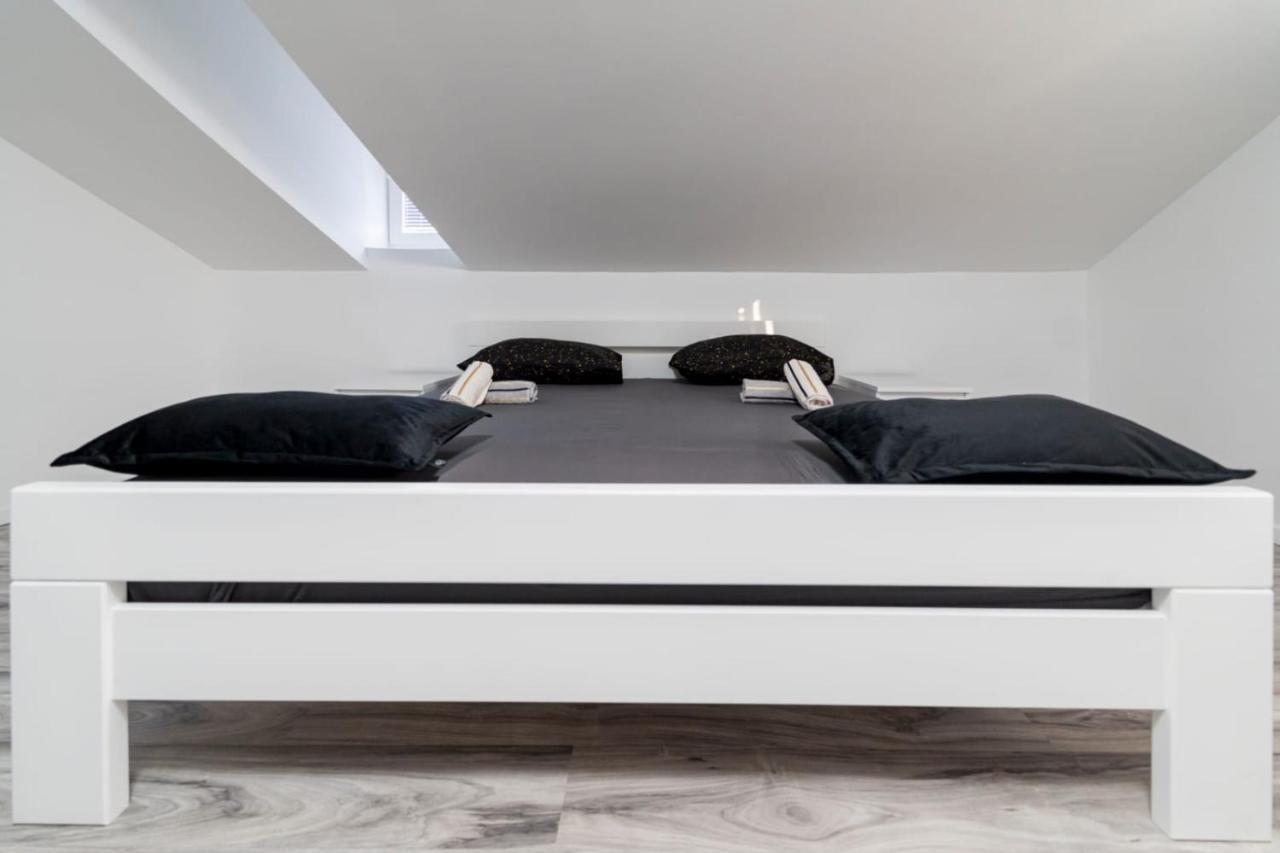 City Center Mayess Aparment Zadar Eksteriør billede